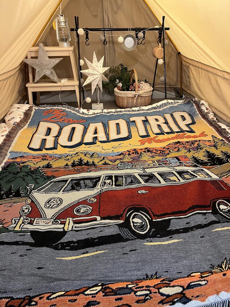 Перикарпий Ретро и Volkswagen Автобус Открытый Кемпинг Кемпинг Палатка Охлаждение Спать в Палатке Полностью Дорога Лес, Стильный, "Volkswagen", Одеяло,