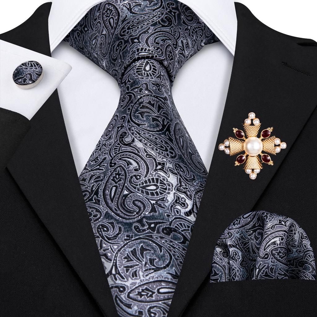 Комплект для мужчин: галстук, брошь и карманный платок