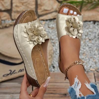 Модные женские тапочки Элегантные тапочки на низкой платформе 2025 Новые повседневные туфли на танкетке Женские летние сандалии на мягком каблуке Модные шлепанцы Женские