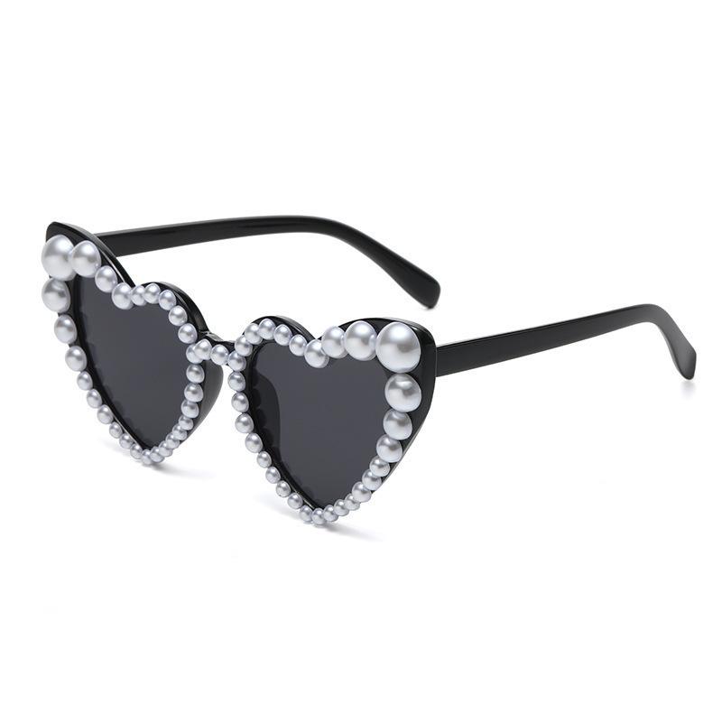 2026 Cute Heart Sunglasses Pearl Beaded Frame UV Blocking Trendy Eyewear For Women and Girls KJ211