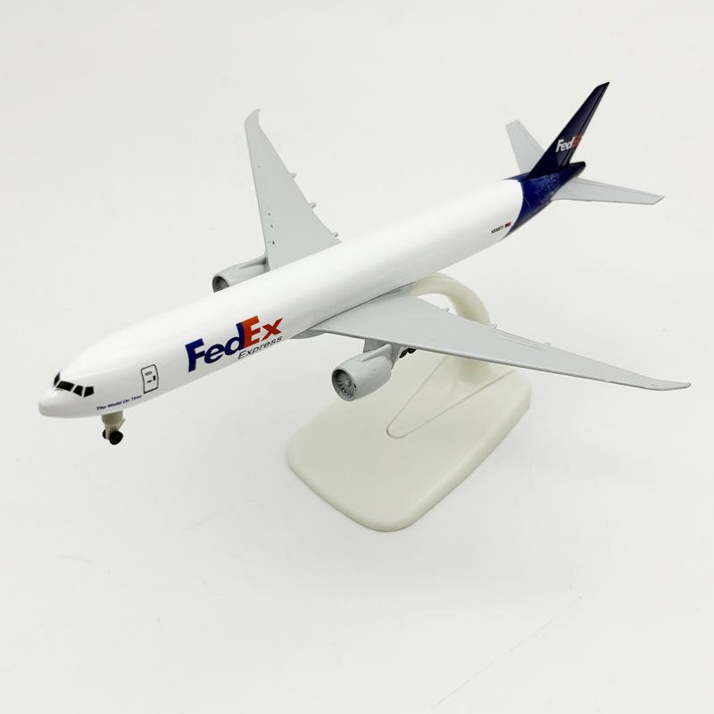 Модель Boeing 777 из сплава, 20 см - Статический дисплей Федеральной авиакомпании.