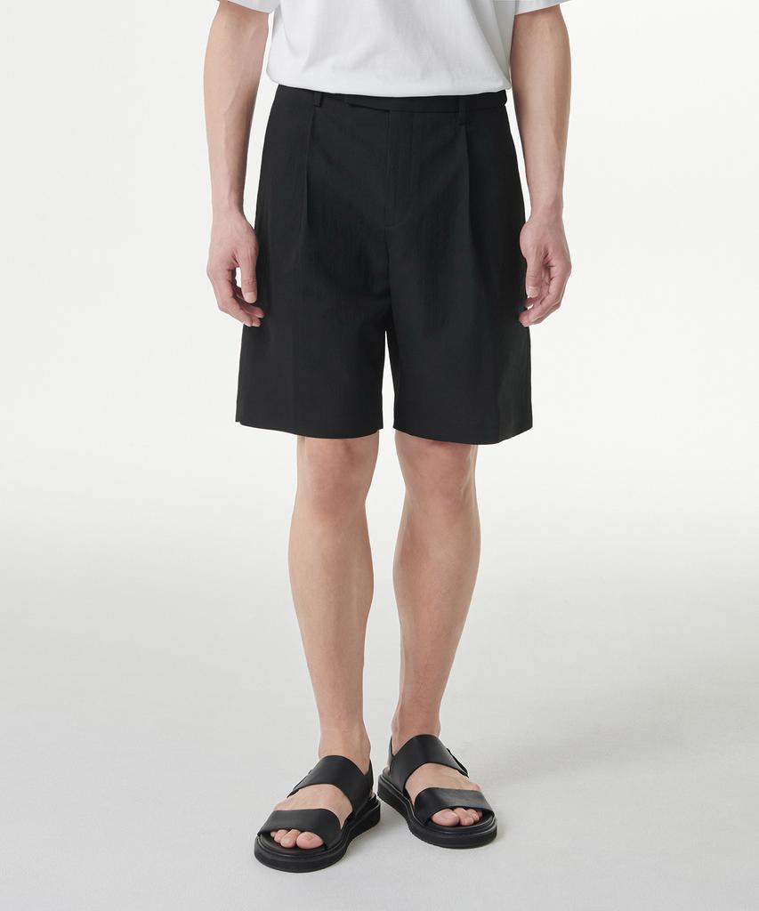 MUSINSA STANDARD Cool Touch Hidden Banding Half Slacks [Black]
