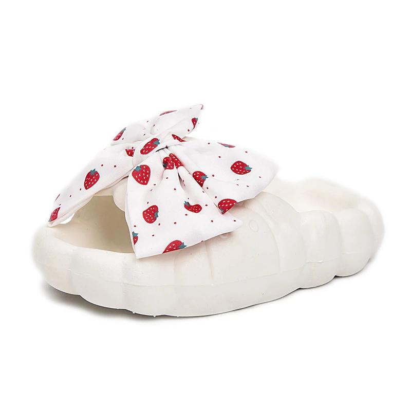 2024 Детские уличные тапочки для девочек, летняя новая мода, сладкие бабочки, клубника, мягкая подошва, нескользящая, повседневная пляжная обувь