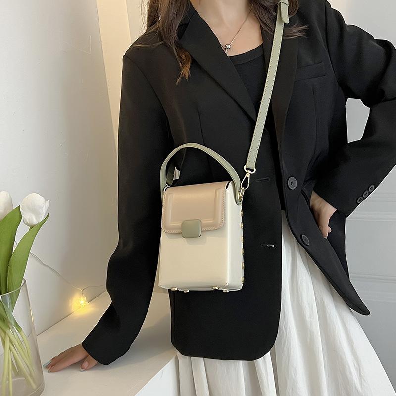 Премиальная мини-маленькая сумка женская 2025 новая осенне-зимняя сумка-мессенджер маленькая и легкая маленькая квадратная сумка сумка для мобильного телефона