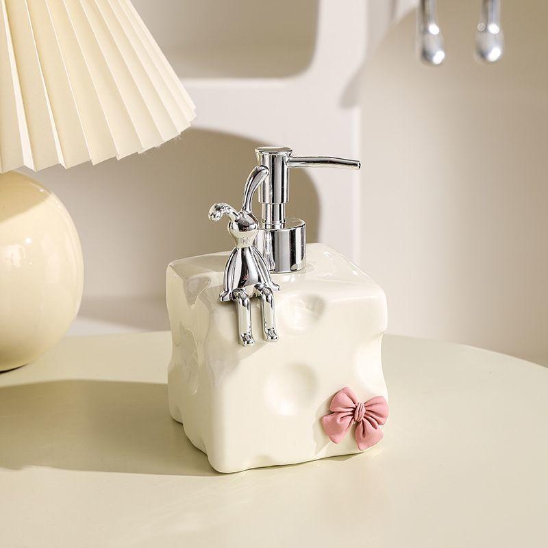 Бутылка для лосьона в европейском стиле с бантом, 600 мл, контейнер для хранения в виде кролика, бытовая бутылка с разделителем для шампуня и геля для душа, аксессуары для ванной комнаты