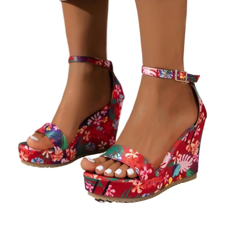 Модная женская обувь 2024 года, высококачественные женские сандалии с принтом, модные сандалии с пряжкой на ремешке, женские новые босоножки на танкетке с открытым носком