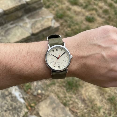 Универсальные часы TIMEX Weekender Оливковые T2N651 [Параллельный импорт]