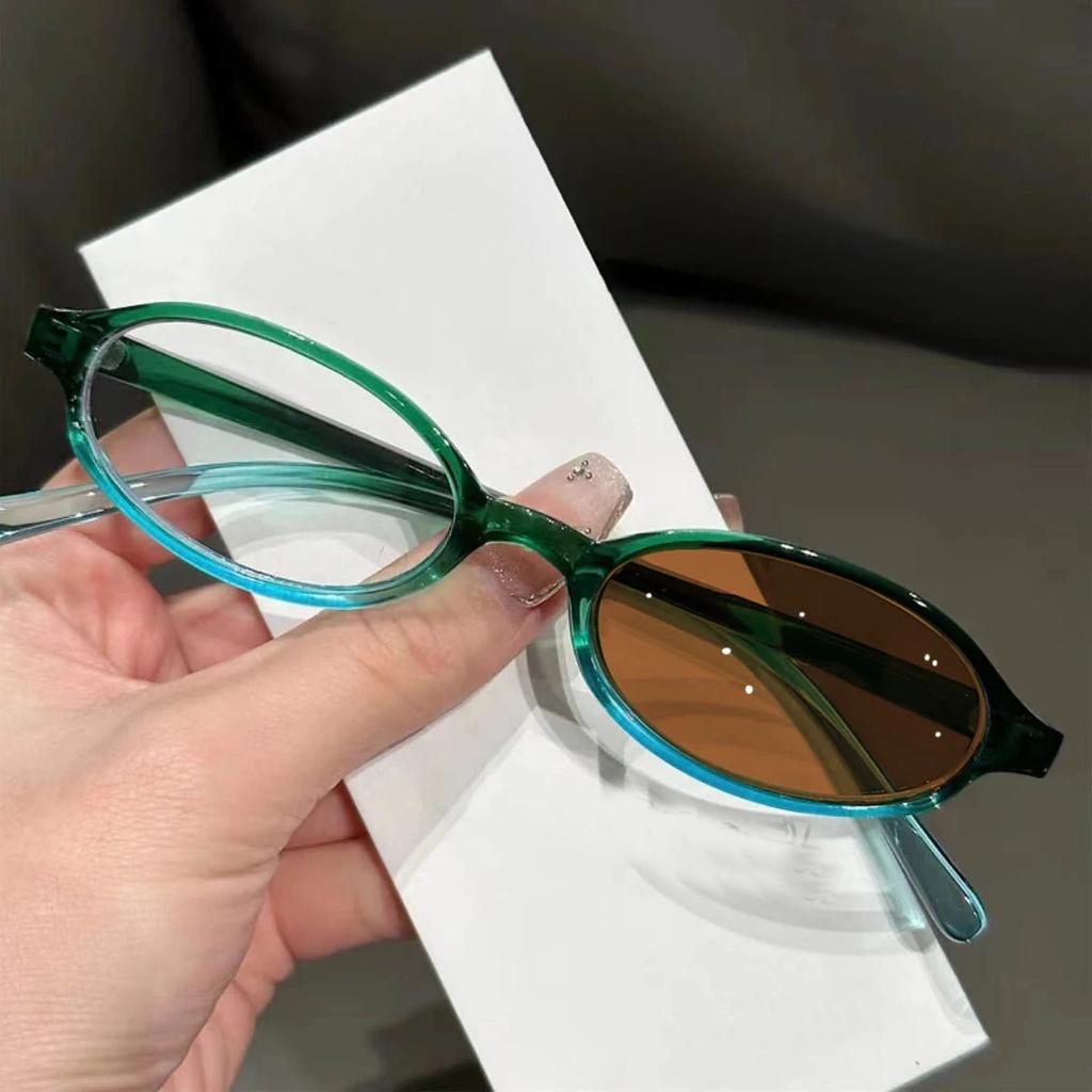Color Changing Outdoor Eyeglasses Spicy Girl Style Photochromic Myopia Glasses Super Light Small Frame Near Sight Glasses