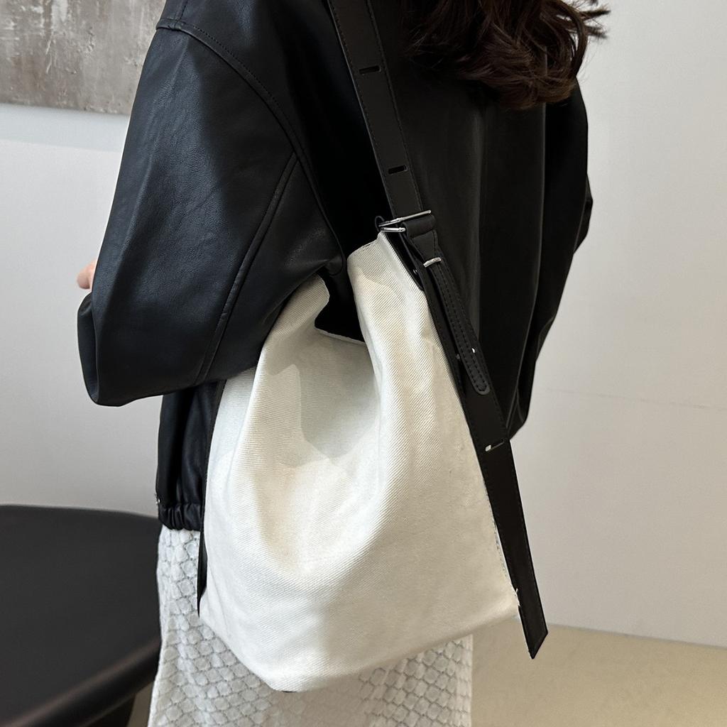 Large Capacity Denim Bag Women's 2025 Autumn New Trendy Shoulder Messenger Bag Large Bag Korean Niche Bucket Bag