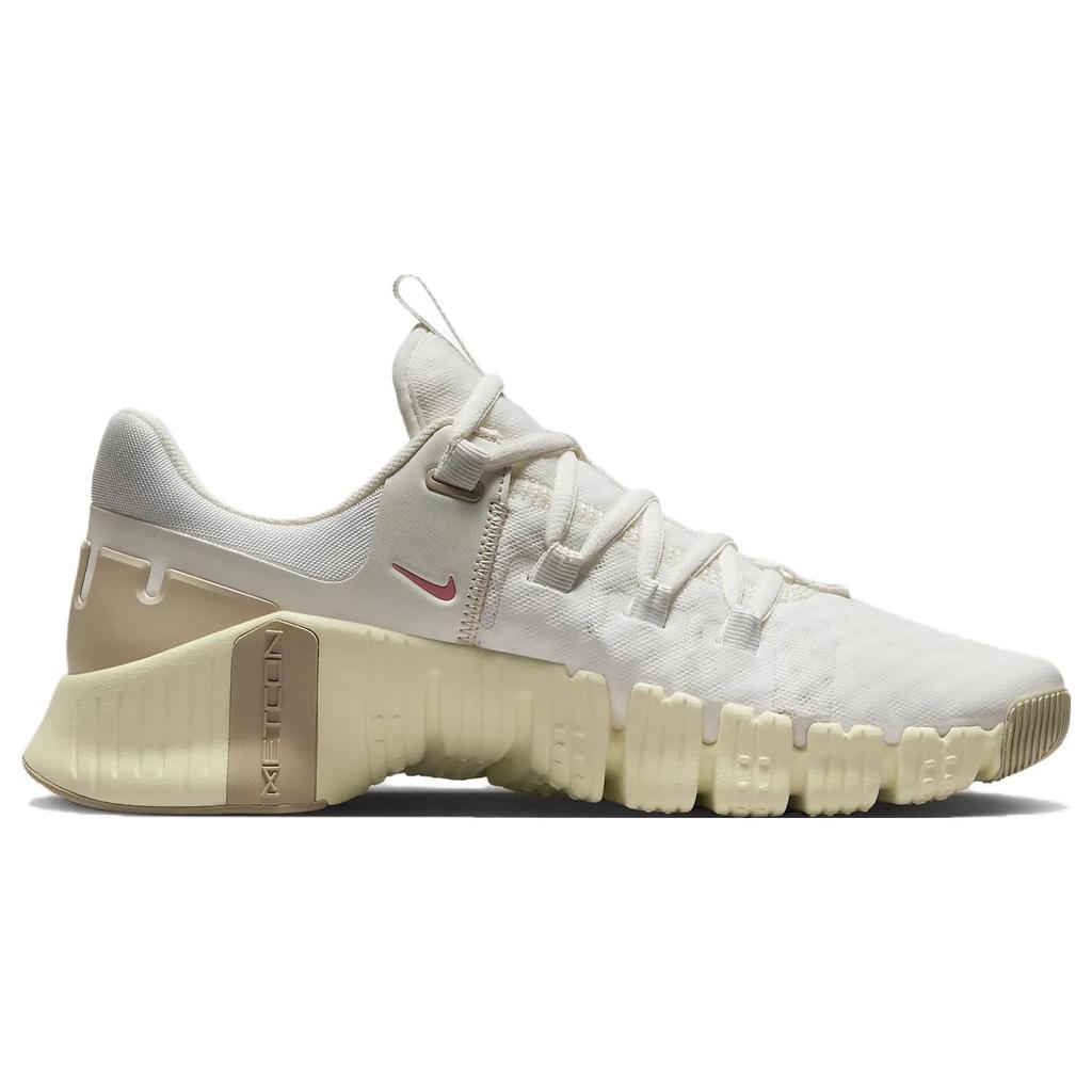 (WMNS) Женские кроссовки Nike Free Metcon 5 'Sail Sanddrift' DV3950-100