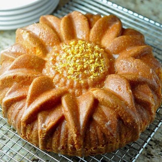 Yousheng Большая форма для торта «Подсолнух» Силиконовый противень для выпечки торта на день рождения Форма для торта в виде цветка Антипригарная форма для выпечки кекса, маффина, брауни, чизкейка, пирога