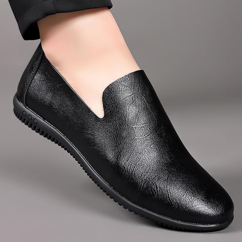 Fashion Fashion Slip-on Flat-soled Men Loafers Spring Autumn Soft-soled Casual Man Driving Shoes Designer Solid Color Male Leather Shoes