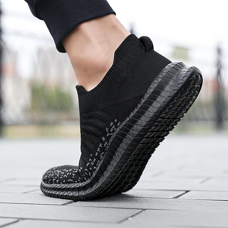 Breathable Men Casual Shoes Lightweight Outdoor Male Walking Shoes Anti-slip Men's Sneakers Slip On Flats Vulcanized Shoes Male