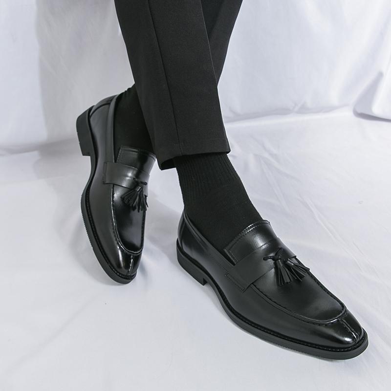 Fashion New Style Business Men Loafers Shoes High Quality Leather Shoes Casual Formal Wedding Party Slip On Pointed Dress Shoes Man