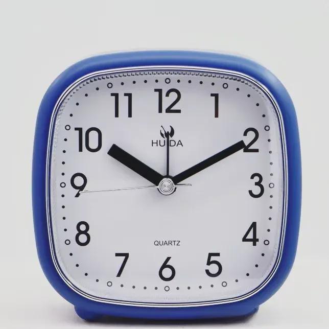 5-дюймовый бесшумный ретро-металлический будильник: Настольные часы в европейском стиле для гостиной или спальни