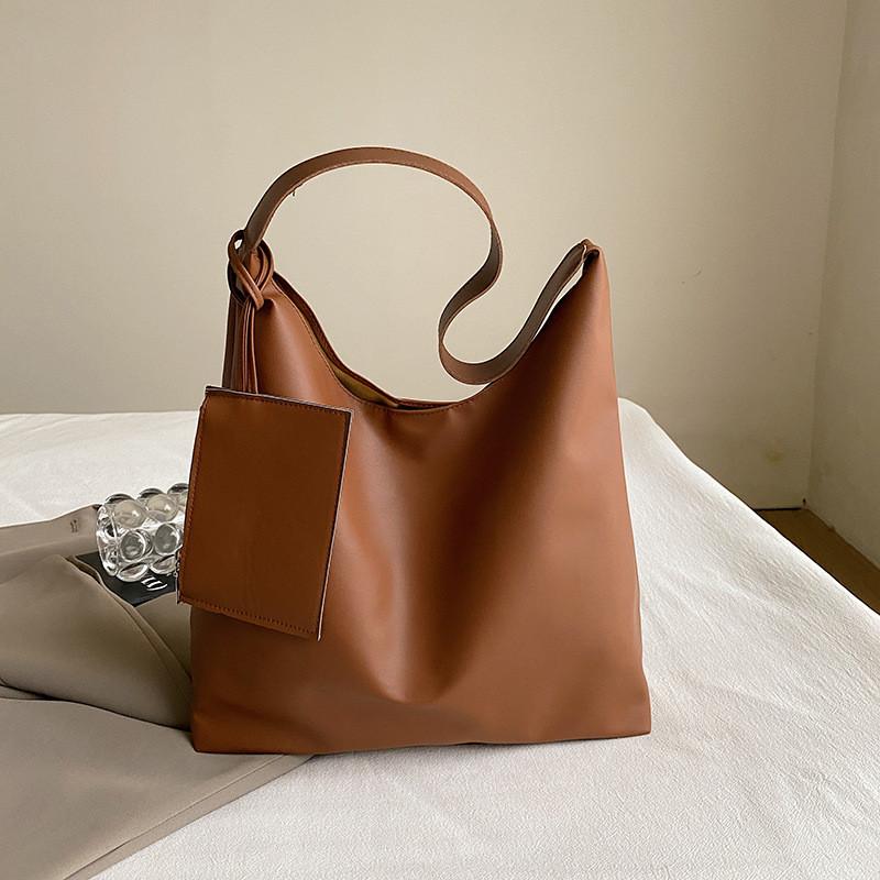 Stylish Vintage Large Capacity Tote Bag For Women With Chic Design And Versatile Use
