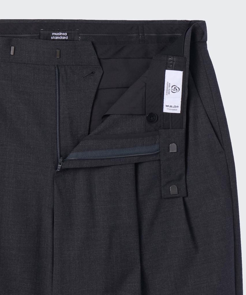 MUSINSA STANDARD Summer Wool Two-Pleat Wide Hidden Elastic Waist Half Slacks [Charcoal Gray]