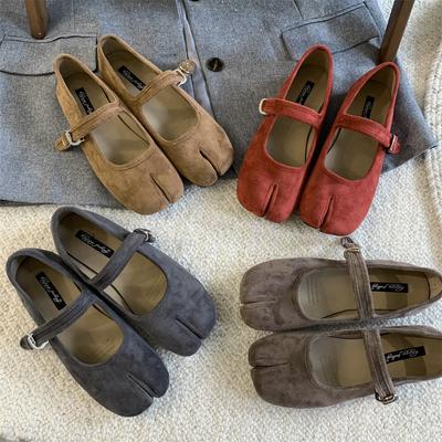 Мода 2025 Обувь Таби Ниндзя в Японском Стиле Женские Ретро Замшевые Балетки с Раздельным Пальцем и Носком-Копытцем Туфли-Лодочки Женские Мэри Джинс Мокасины Балетки