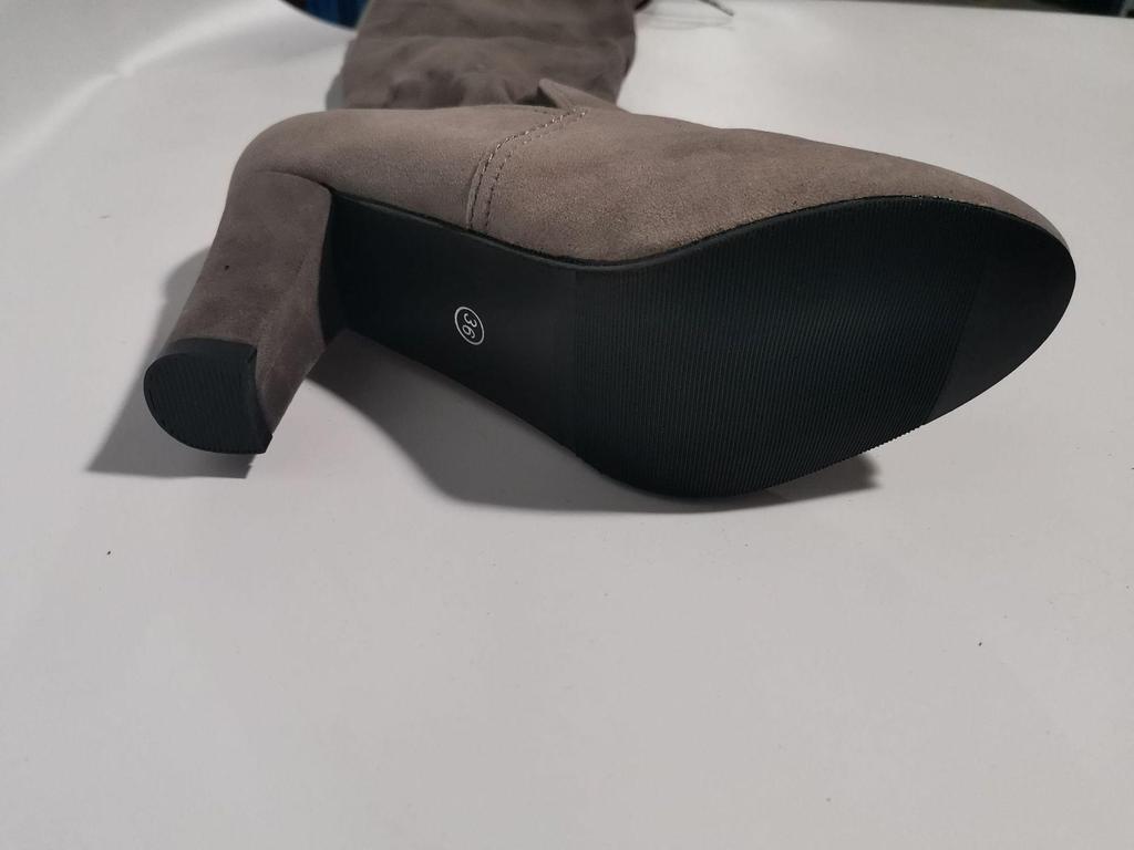 Осенне-зимние однотонные сапоги выше колена на высоком каблуке для женщин 2021 года.