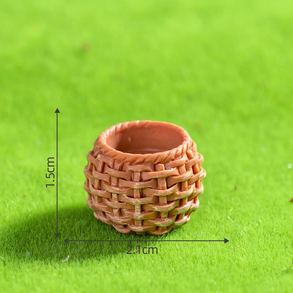 Cartoon Rabbit Desktop Ornament: Cute Resin Decoration for Home and Garden Crafts