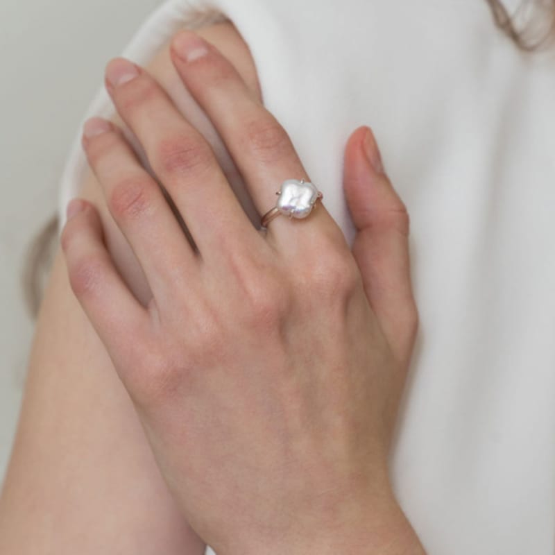 Aube de moi Bold Clover Pearl Ring
