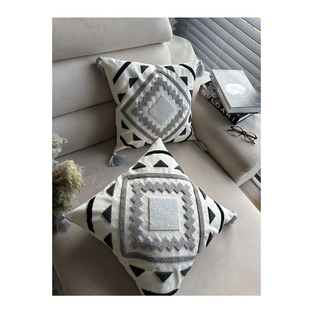 2pcs Throw Pillow Covers With Punch Embroidery