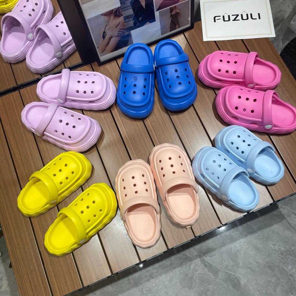 Новые детские туфли-дырочки для женщин и мальчиков, пляжная обувь, удобные тапочки-мешки, классные тапочки для дома