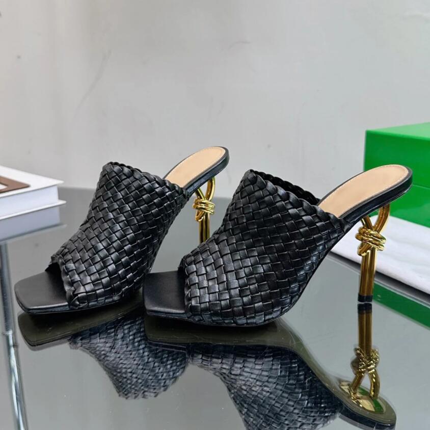 Обувь Высокое качество Женские тапочки Однотонные Модные Весенние и Осенние Повседневные кожаные Женские сандалии большого размера 4346