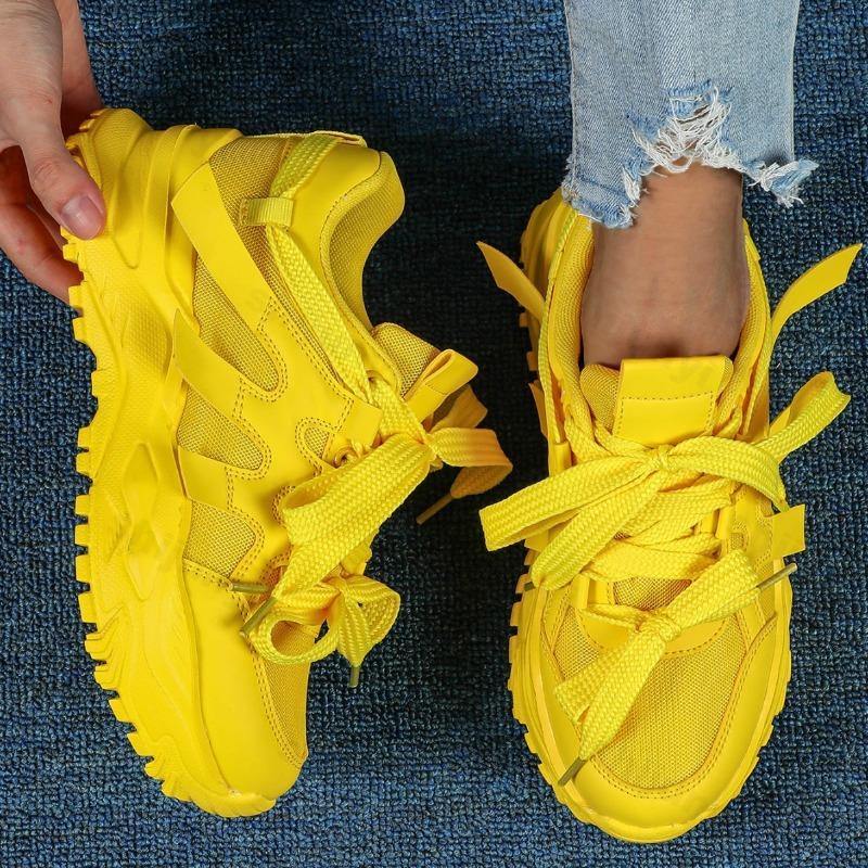 Модные женские повседневные спортивные туфли 2025 Осень Удобные Дышащие Нескользящие Уличные Кроссовки на Толстой Подошве Модная Вулканизированная Обувь