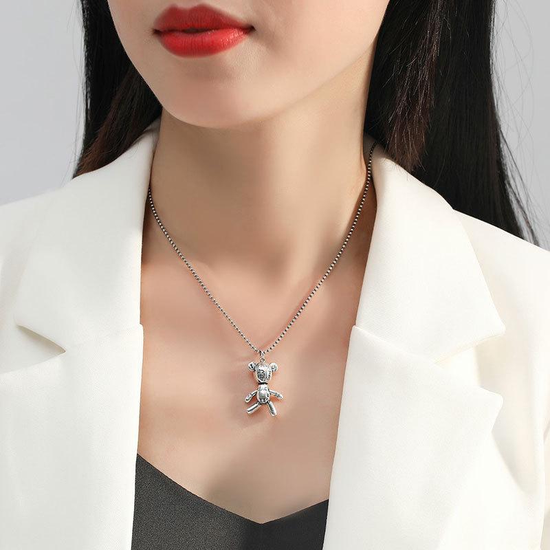 Ожерелье с граффити-медведем для женщин, летняя подвеска в виде ключицы, нишевый дизайн, чувство высокого класса, легкая роскошная цепочка для свитера