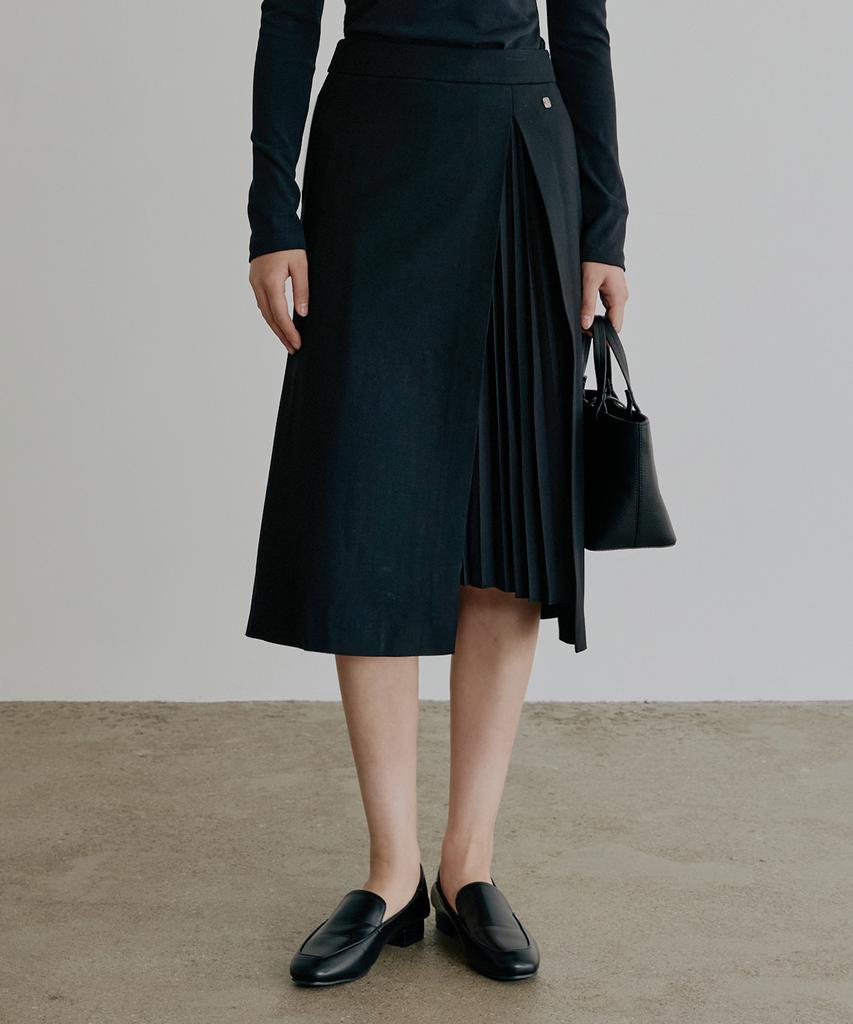 Artid Pleated Slit Skirt_Black