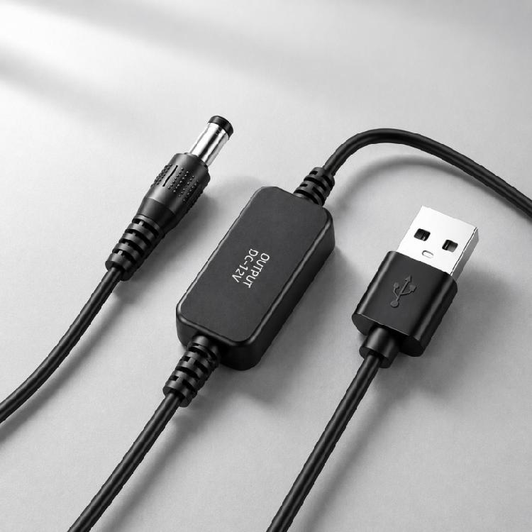 Кабель-адаптер питания USB 5 В в 12 В с черной ПВХ оболочкой и встроенным модулем для совместимого маломощного электронного оборудования