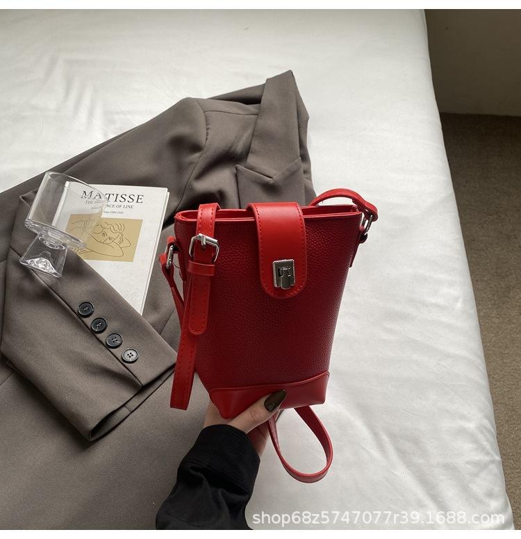 Foreign Style Ins Versatile Bucket Small Bag Women's 2025 New Summer Niche Design Mobile Phone Bag Shoulder Messenger Bag