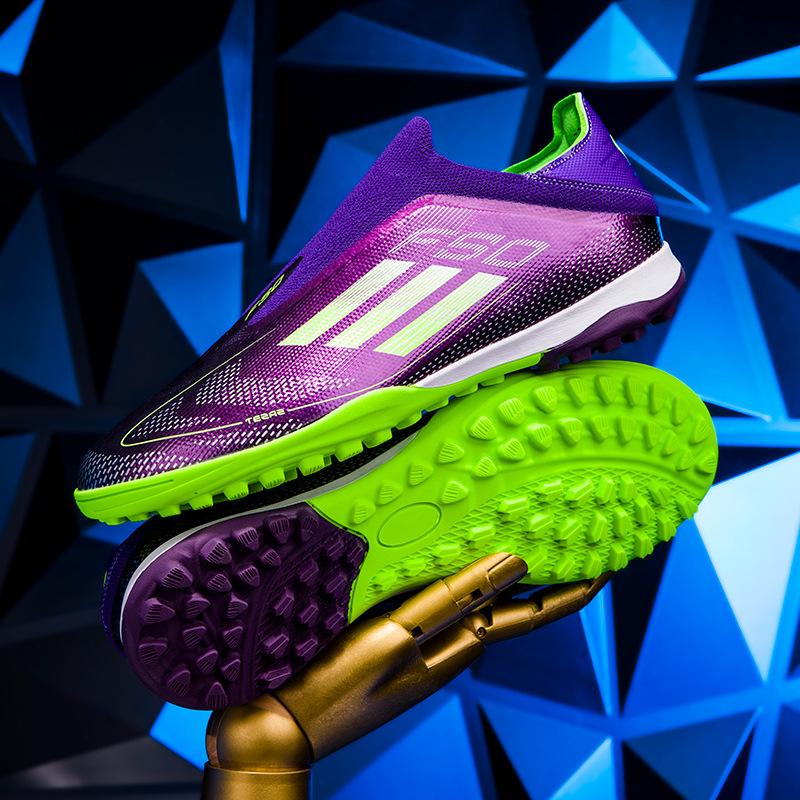 New Luo football shoes, boys and girls, girls, broken nails and spikes, competition training football shoes