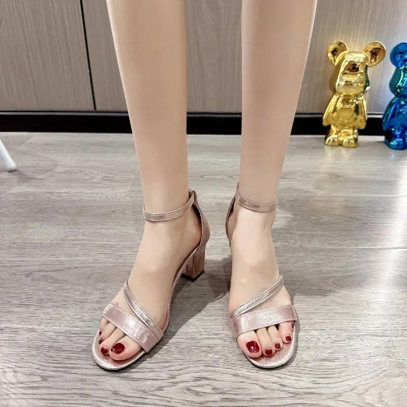 Женская обувь с пряжкой на ремне женские сандалии модные закрытые каблуки сандалии женские летние открытые носки на каблуке