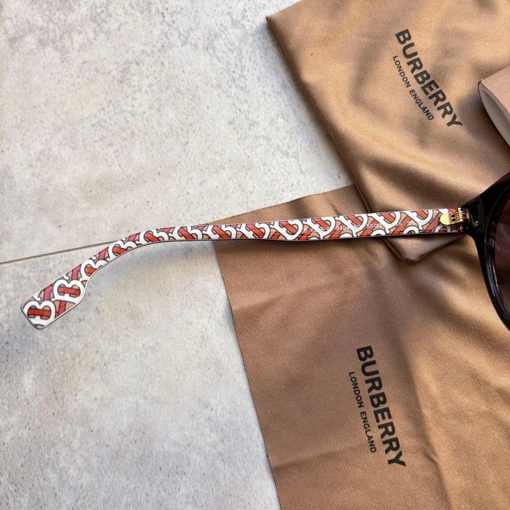 Б/У Солнцезащитные очки BURBERRY в хорошем состоянии, в комплекте с аксессуарами и коробкой