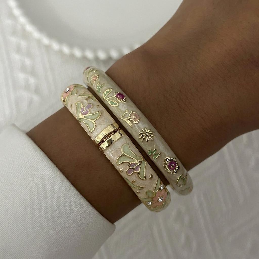 2Pcs Chunky Enamel Flower Bangles Set for Women Ethnic Style Hollowed Floral Cloisonne Bracelet Vintage Charms Jewelry Gifts