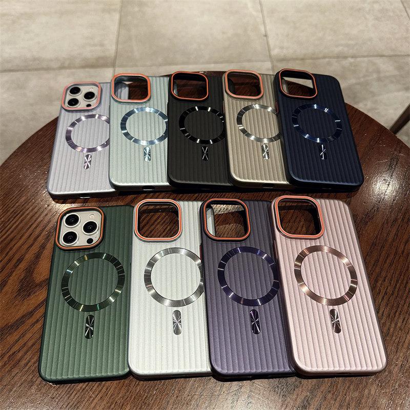 Чехол-кошелек с металлическим покрытием и гофрированной полосой для iPhone 12 13 14 15 16 Pro Max с беспроводной зарядкой и магнитным креплением Magsafe