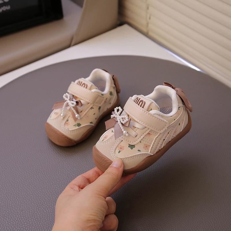 Туфли для малышки, защита от пинков, для малышей, мягкая подошва, осенние новинки, детская спортивная обувь, нескользящие, с бантом, в корейском стиле, туфли принцессы
