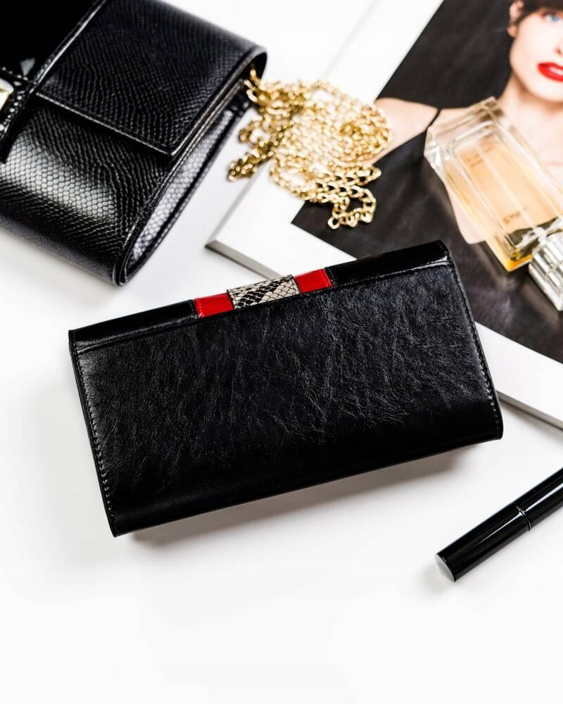 Women's leather wallet with snake print - Peterson