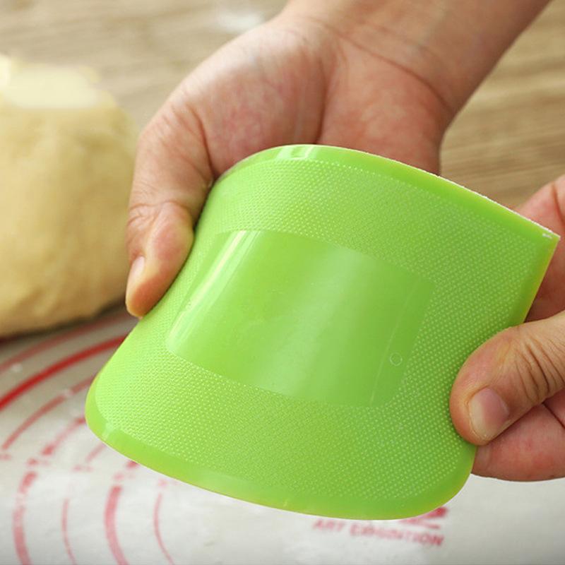 Top-Rated Cream Spatula for Cake Decorating DIY Fondant Cutter Pastry Scraper Baking Tool Perfect Gift for Home Bakers Kitchen Essentials