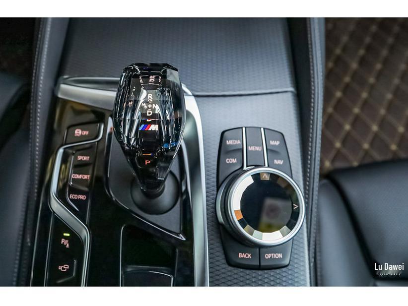 Compatible for BMW 5 Series: Crystal Gear Shift and Rotary Knob for 525li, 530li, 535le Models.