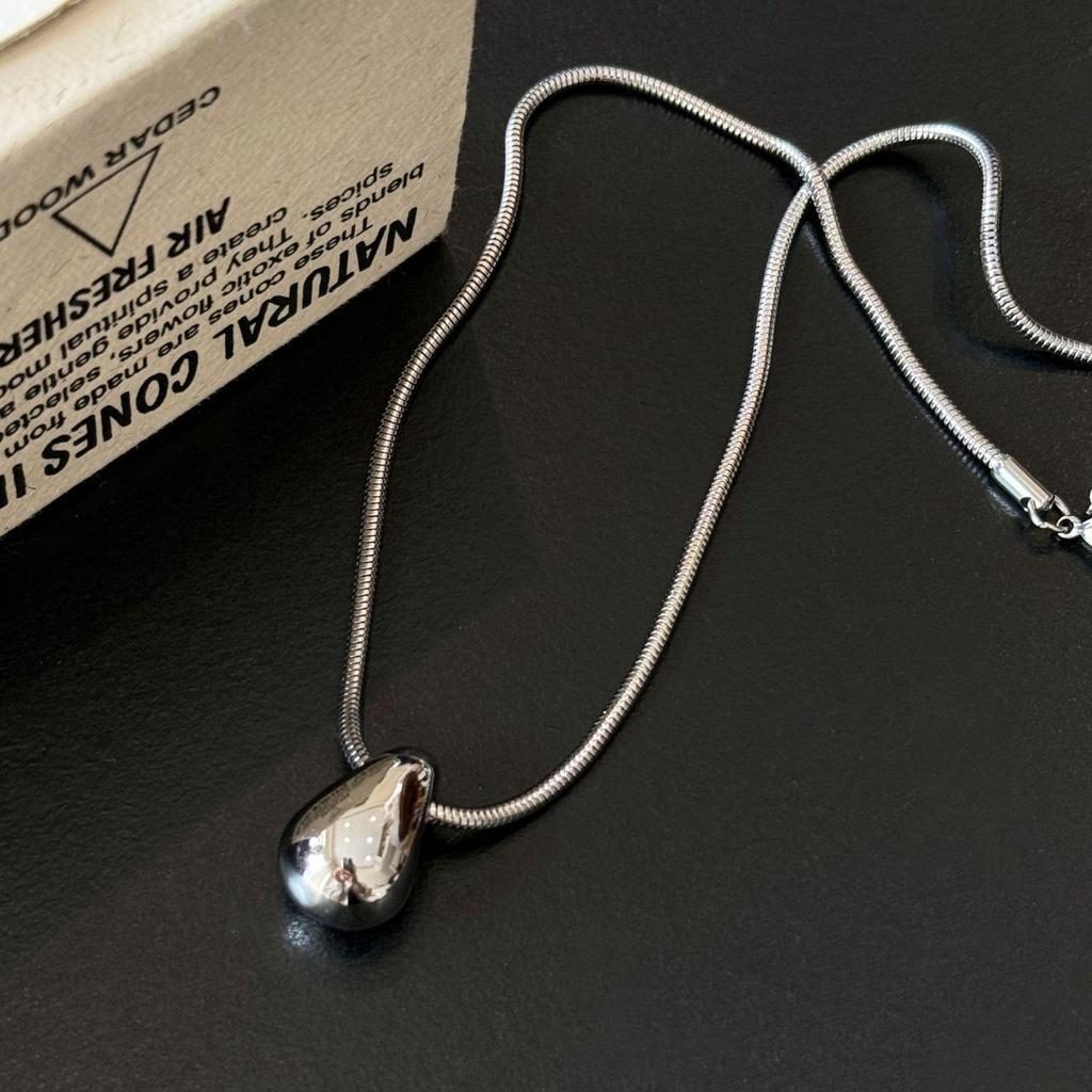 Полое ожерелье в виде капли воды: Элегантная женская ключичная цепочка для повседневной носки