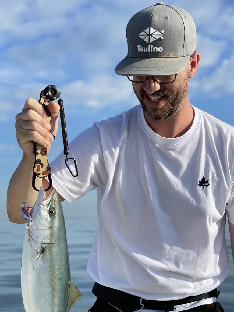 Easy-to-use size fish grip Tsulino Camo