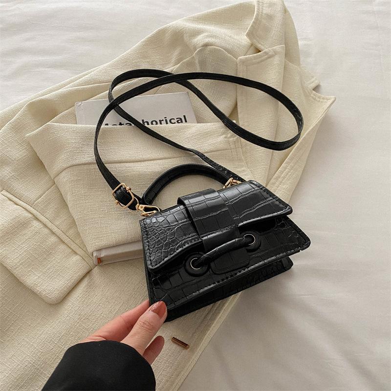 Маленькая свежая иностранная сумка в иностранном стиле, женская весенняя текстура, одно плечо, маленькая квадратная сумка через плечо