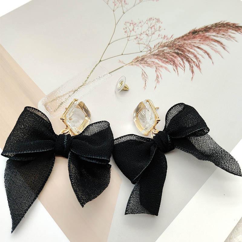 Simple Temperament Black Bow Stud Earrings Cold Personality Earrings French Niche Versatile Earrings Women