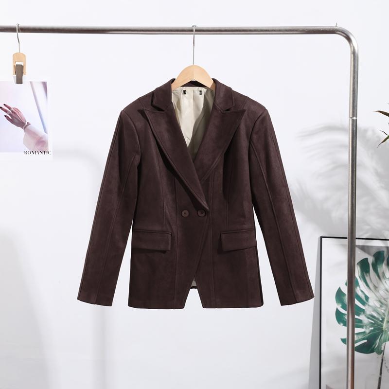 Темно-коричневая замшевая куртка с лацканами женская теплая с длинным рукавом повседневная верхняя одежда ретро британский стиль темпераментная куртка осень 2025