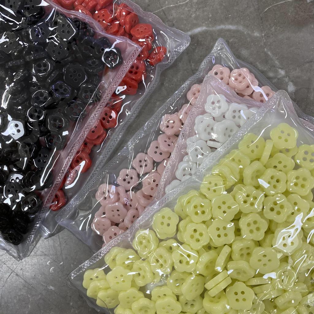 Yisen Ceramic Four-Eye Plum Blossom Buttons for Children's Chinese Style Shirt or Dress