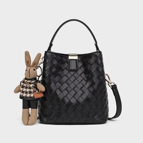 Trend Imitation Woven Bag Casual Versatile Portable Bucket Bag Retro Large Capacity Shoulder Messenger Bag