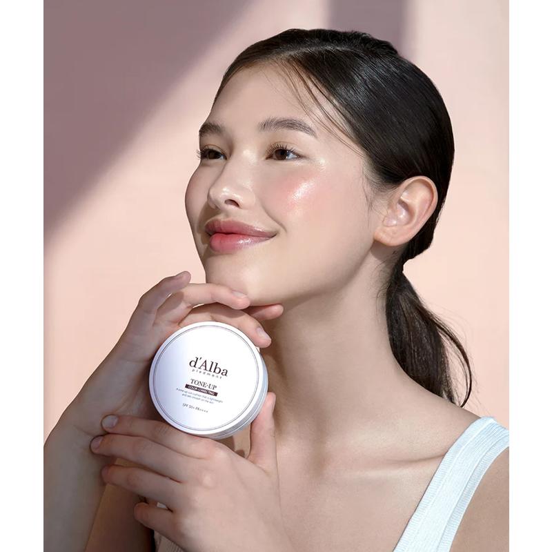 d'Alba Солнцезащитный кушон Waterfull Tone Up SPF 50+ PA++++ 15 г